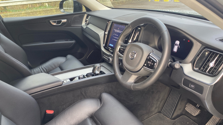 Volvo XC60 2.0 B5P Plus Dark 5dr AWD Geartronic Petrol Estate